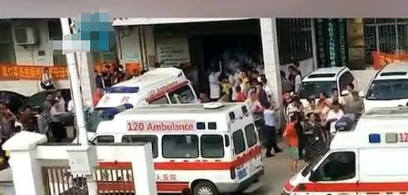 校園砍人事件再度發(fā)生！安裝 “ 校園一鍵報(bào)警器 ” 增強(qiáng)校園安全，做到人防、技防