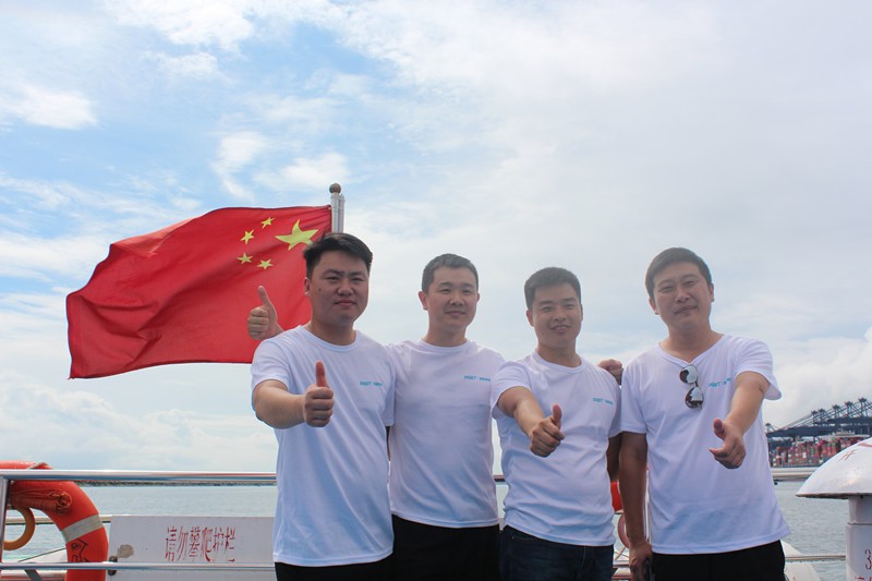 年領(lǐng)航集團(tuán)南澳西沖歡樂(lè)之旅！