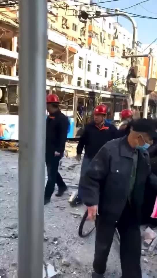 突發(fā)！沈陽一飯店燃氣爆炸，半條街成廢墟(圖3)
