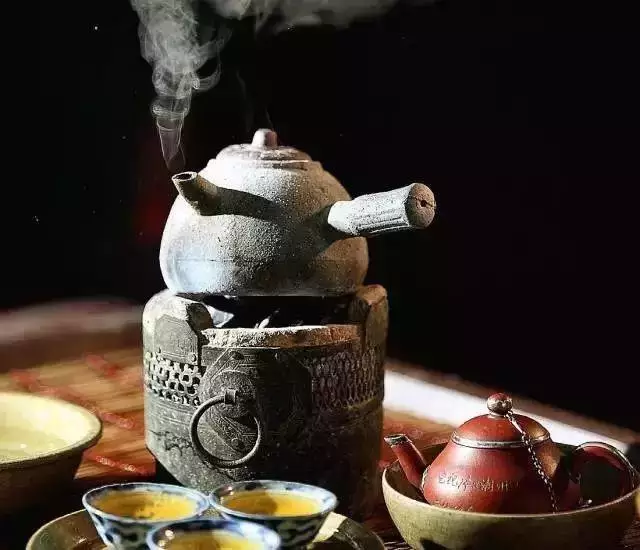”警惕一氧化碳中毒，女子圍爐煮茶三小時險(xiǎn)喪命”
